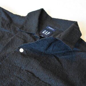 GAP Men’s 100% Cotton Black Floral Eyelet Embroidered Short Sleeve Shirt,